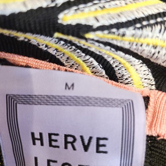 STUNNING HERVE LEGER FIT-AND-FLARE DRESS IN BUTTERFLY & PAISLEY JACQUARD - Picture 16 of 16